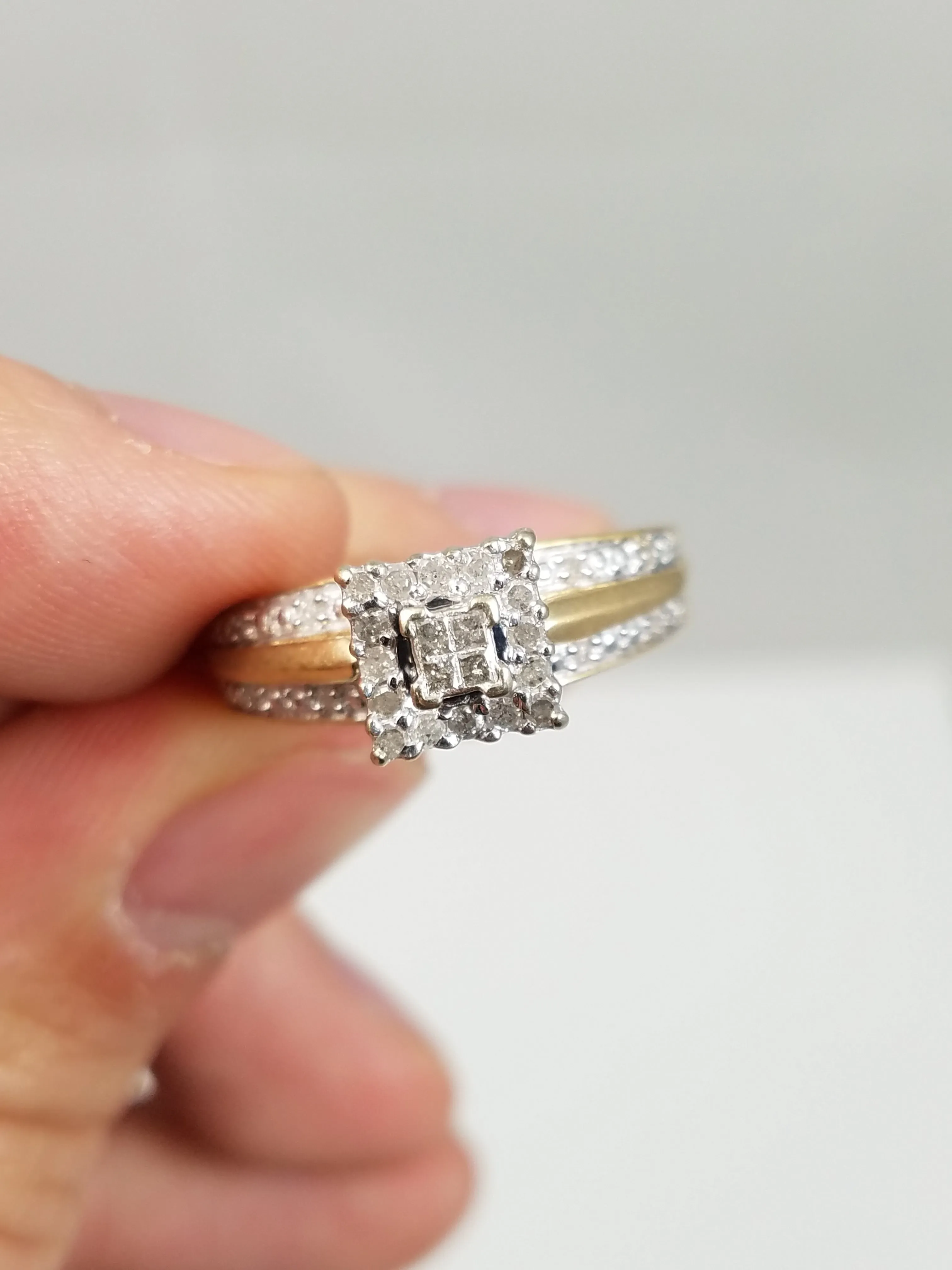 10k Yellow Gold Natural Diamond Engagement Ring