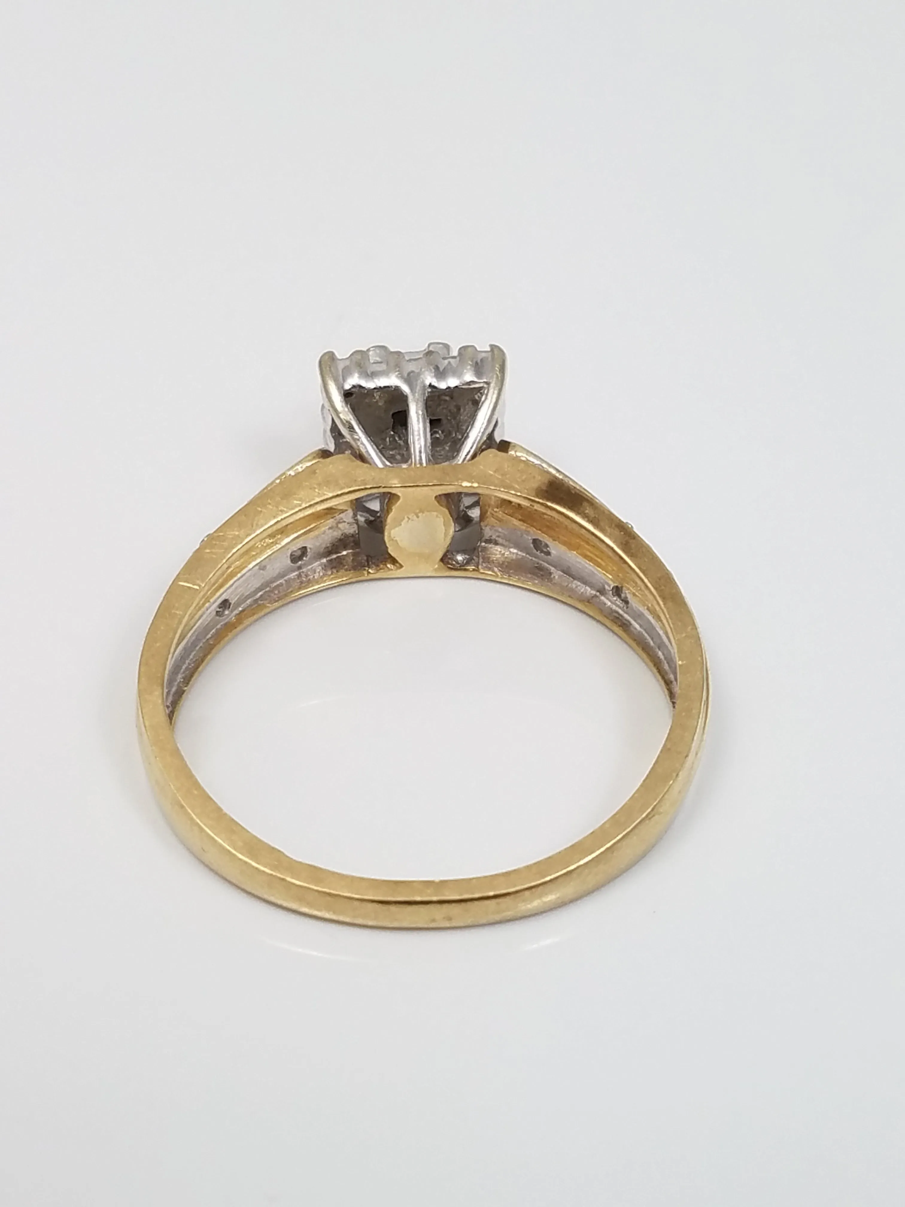 10k Yellow Gold Natural Diamond Engagement Ring