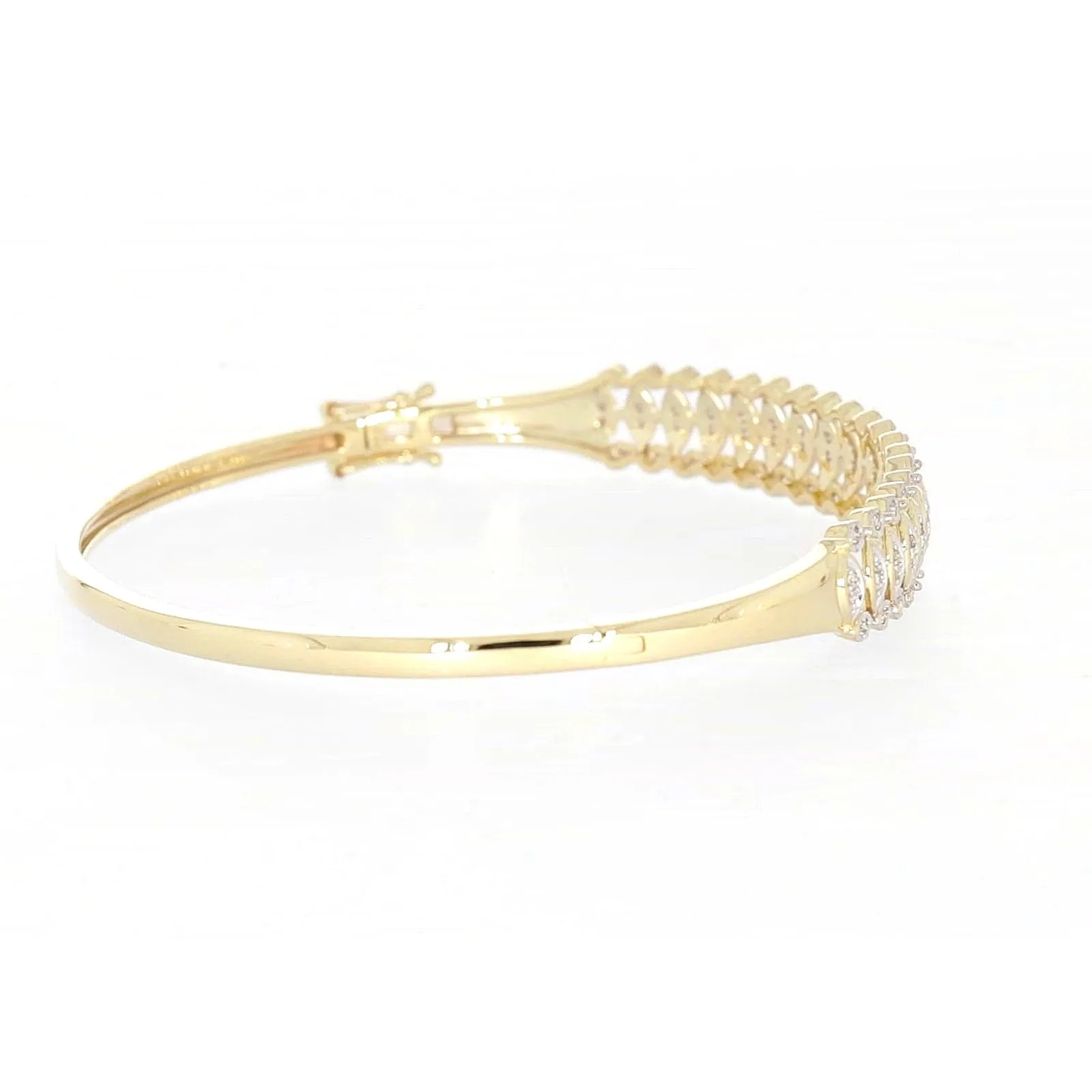 9ct Yellow Gold Round Brilliant Cut 1/2 CARAT tw of Diamonds Bangle