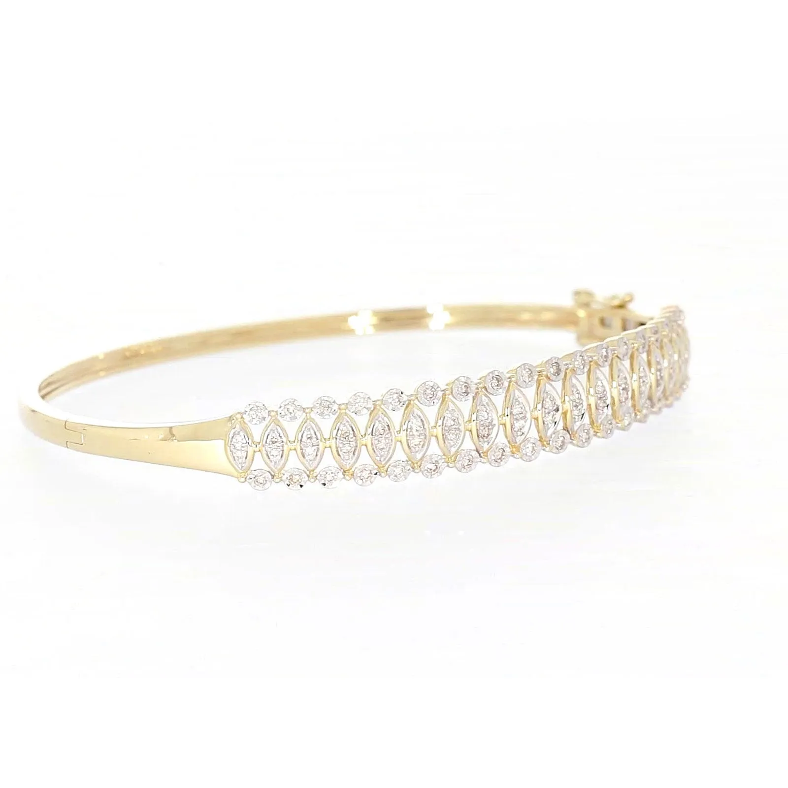 9ct Yellow Gold Round Brilliant Cut 1/2 CARAT tw of Diamonds Bangle