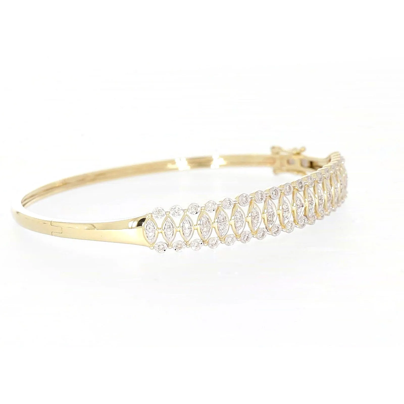 9ct Yellow Gold Round Brilliant Cut 1/2 CARAT tw of Diamonds Bangle