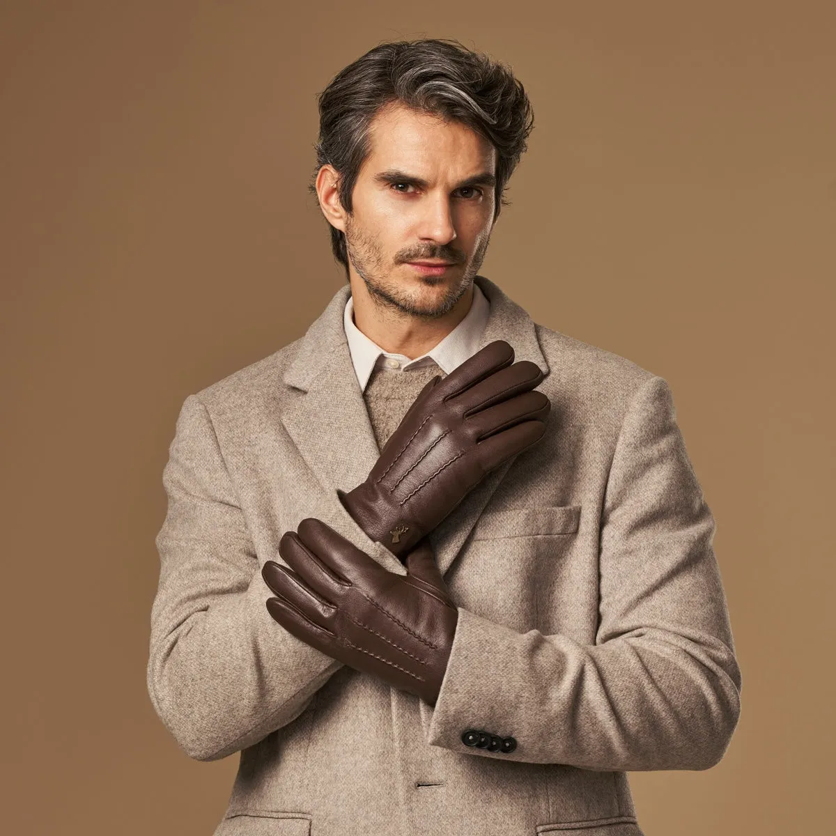 Hunter (brown) – goatskin gloves with lambswool lining & touchscreen feature