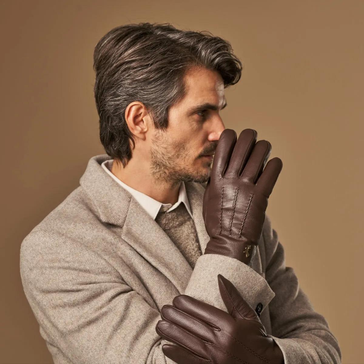 Hunter (brown) – goatskin gloves with lambswool lining & touchscreen feature