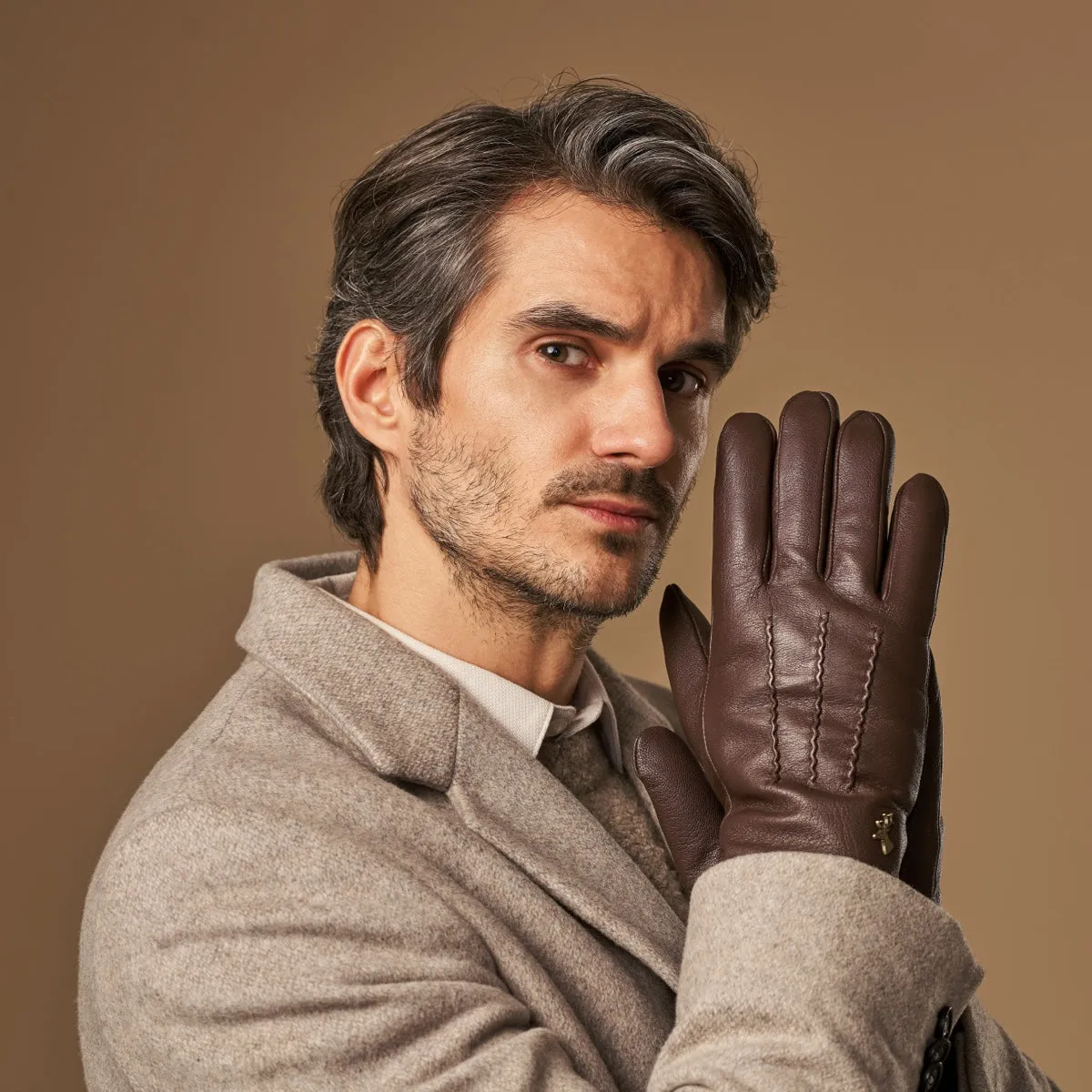 Hunter (brown) – goatskin gloves with lambswool lining & touchscreen feature