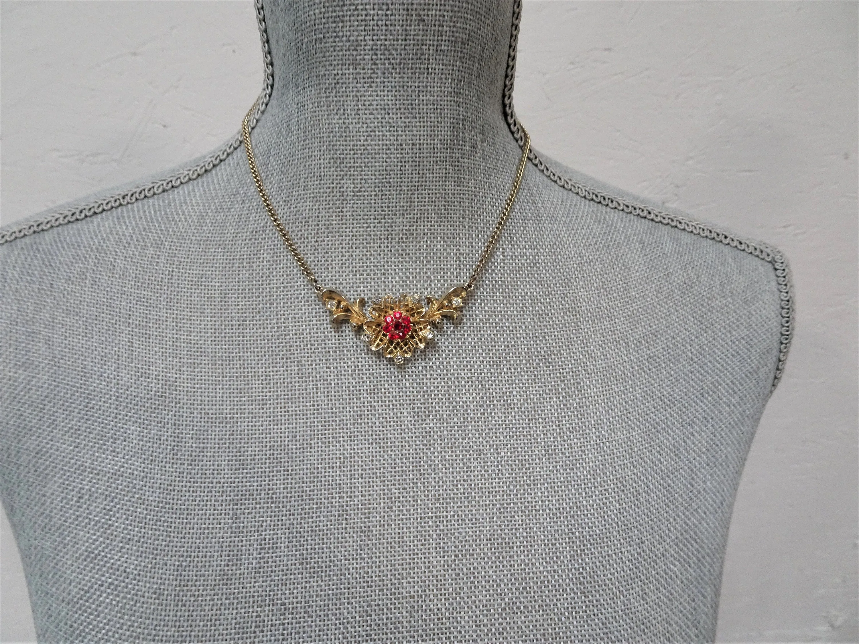 LOVELY 1950s Ruby Red Glass and White Rhinestones Necklace,Unique Design, Gold Tone Metal Necklace,Elegant Evening Necklace,Bridal Jewelry