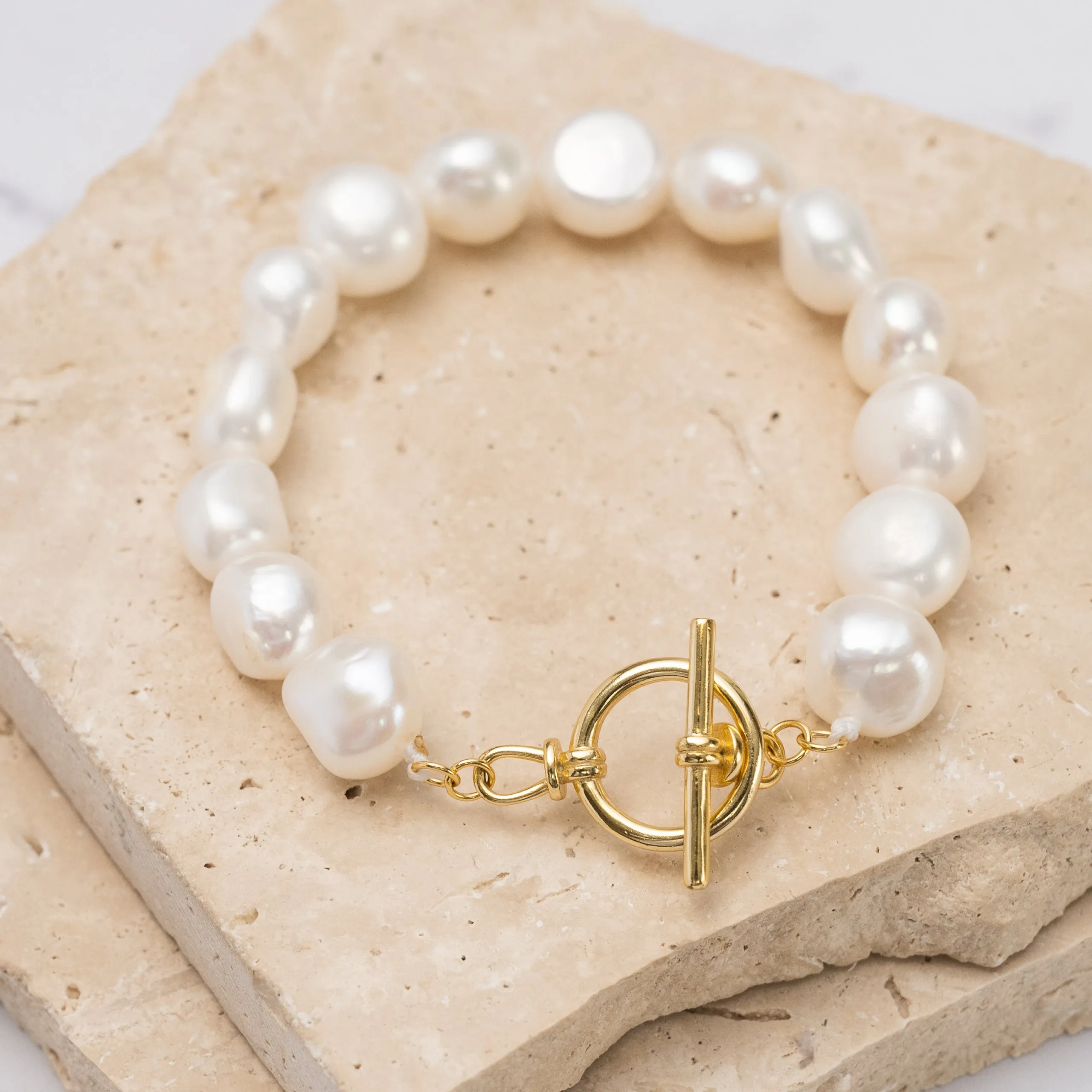 Maria pearl bracelet