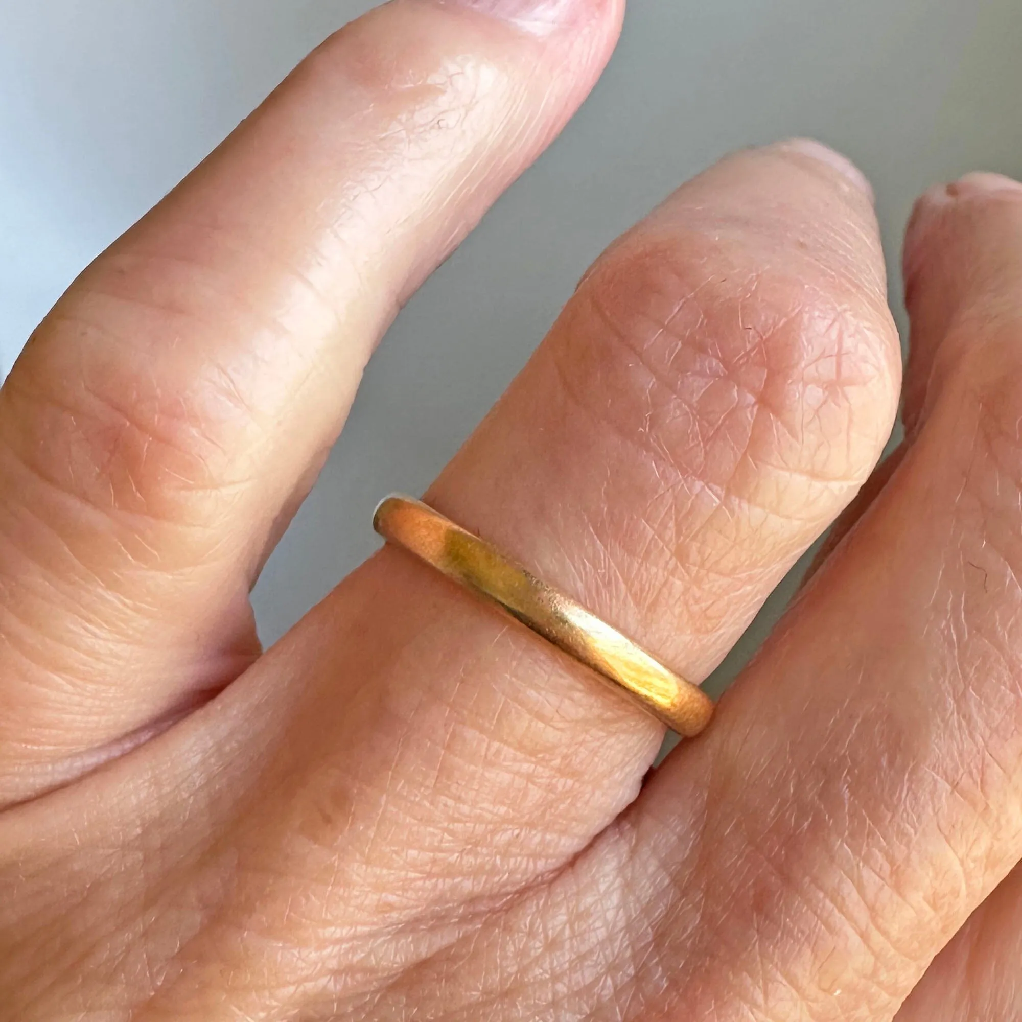 Superb Vintage 14K Gold Eternity Wedding Ring Band