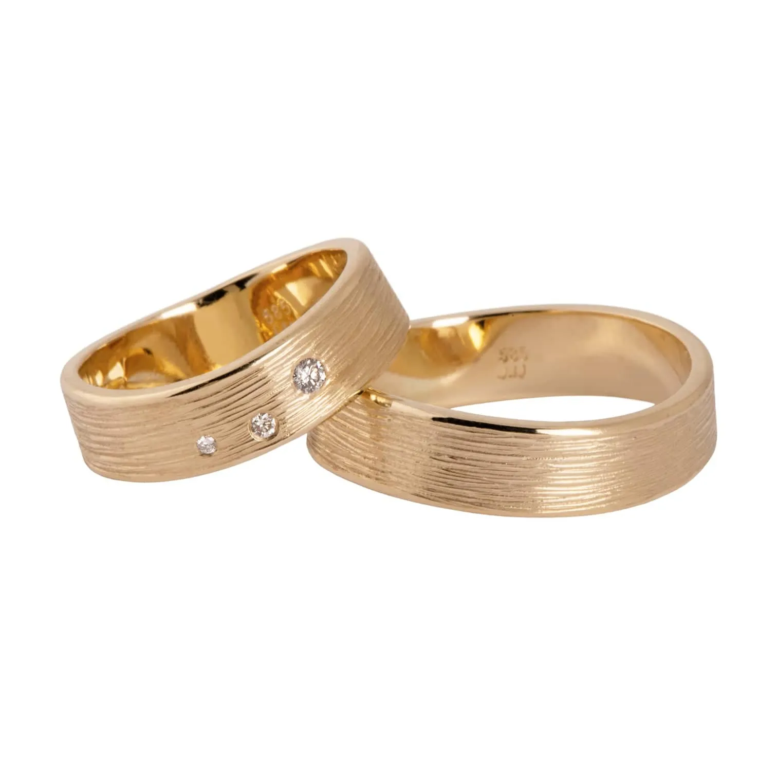 Waves 14 kt gold diamond wedding rings