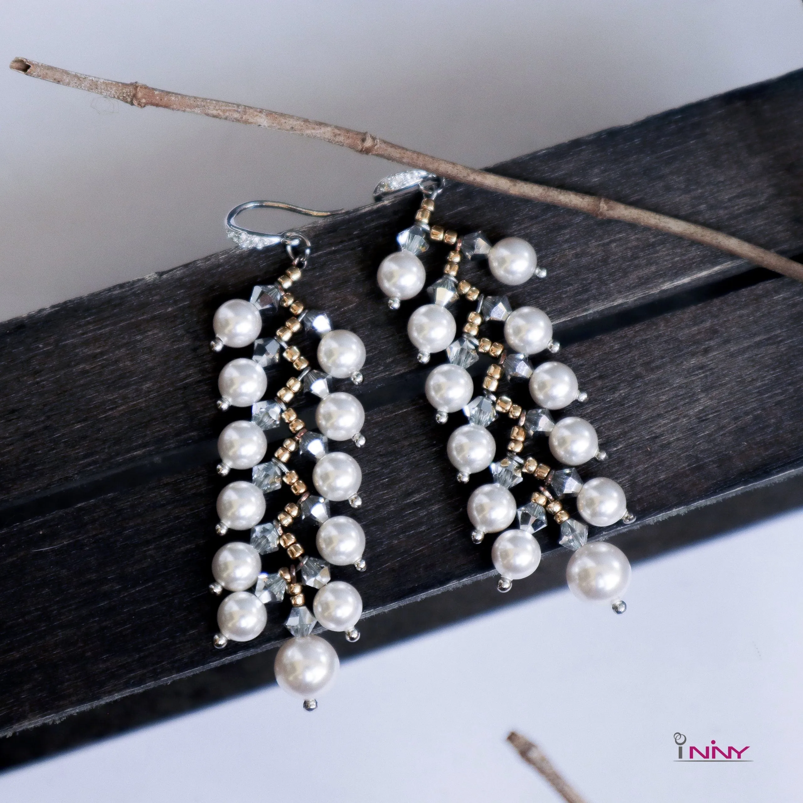 Zig Zag Pearl Dangling Earrings