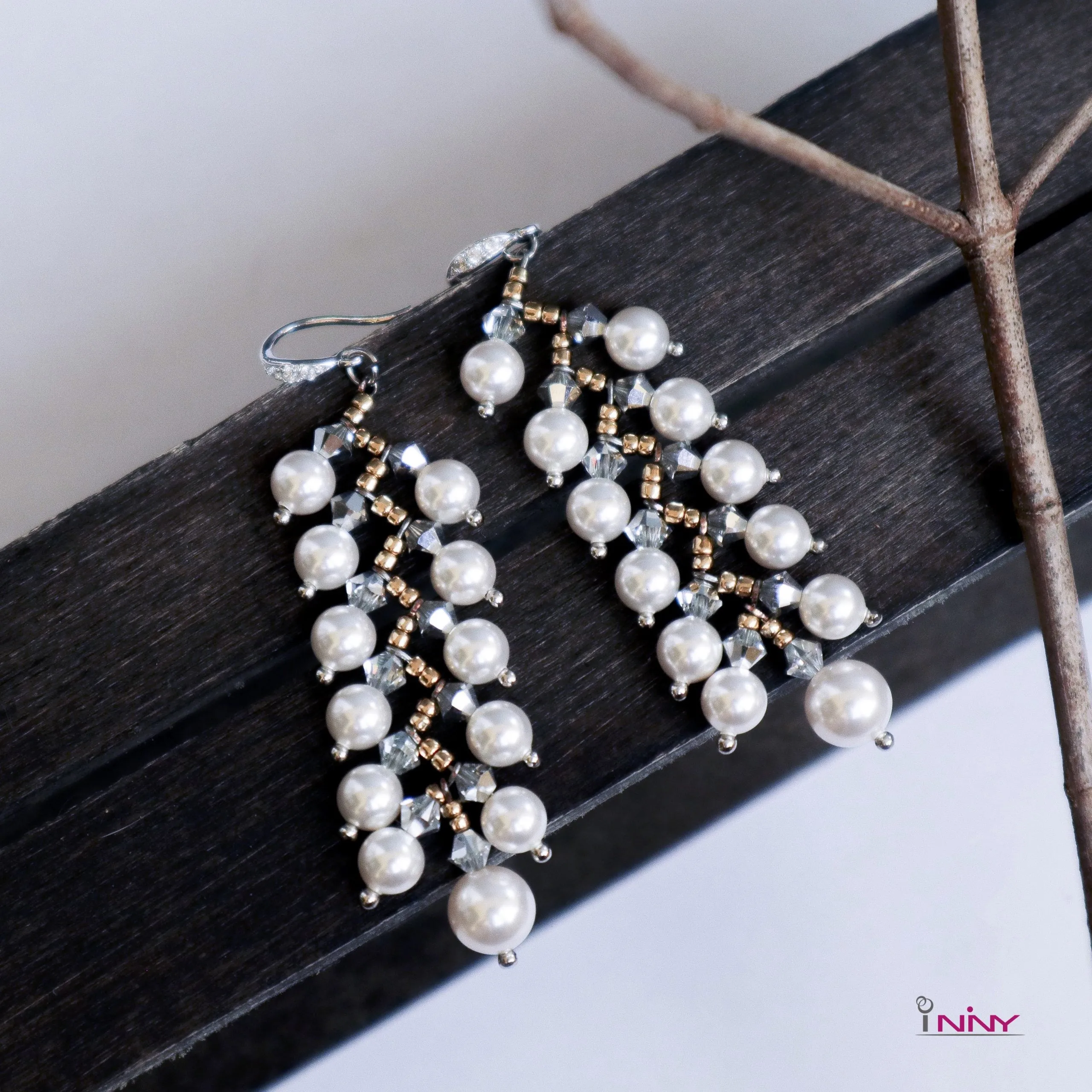 Zig Zag Pearl Dangling Earrings