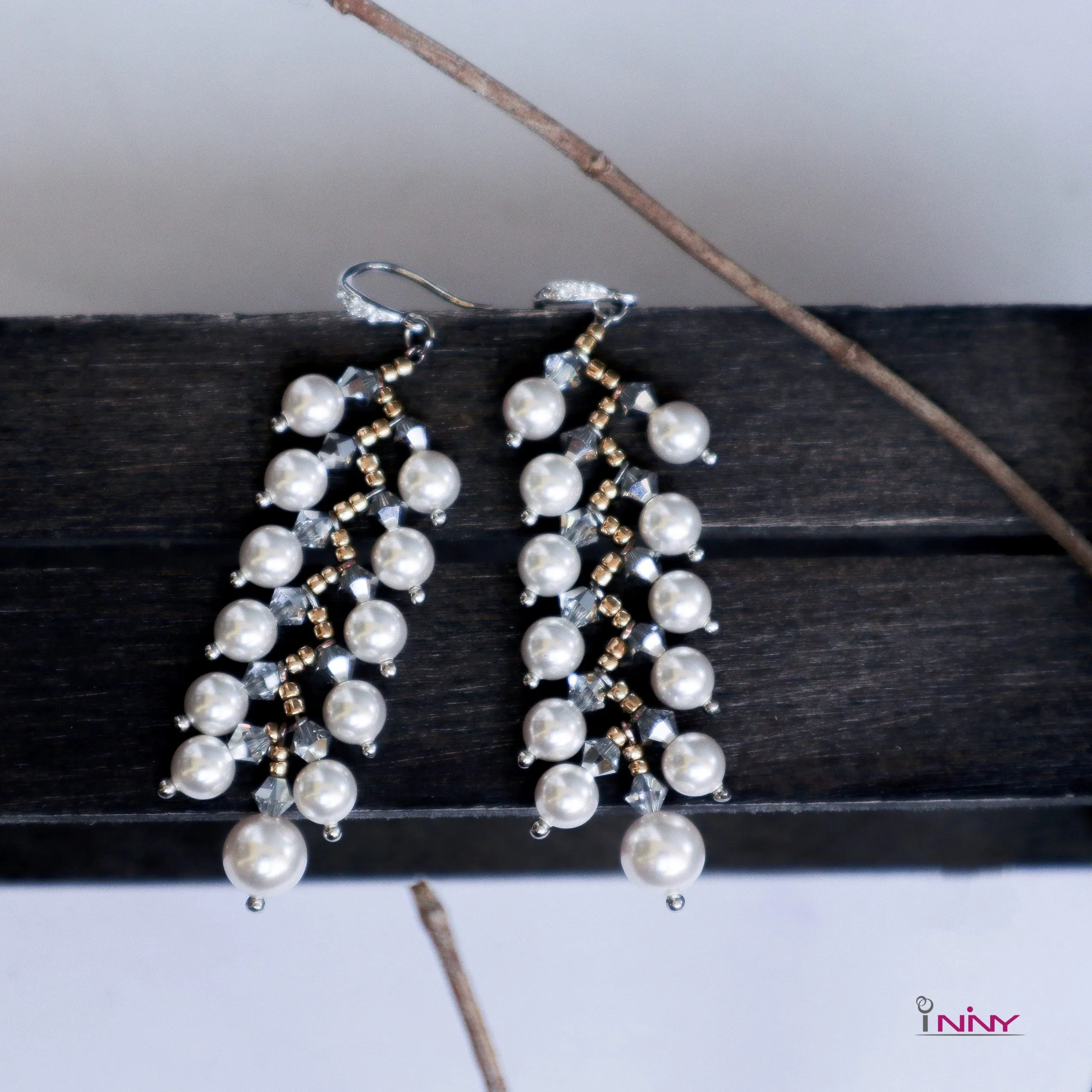 Zig Zag Pearl Dangling Earrings